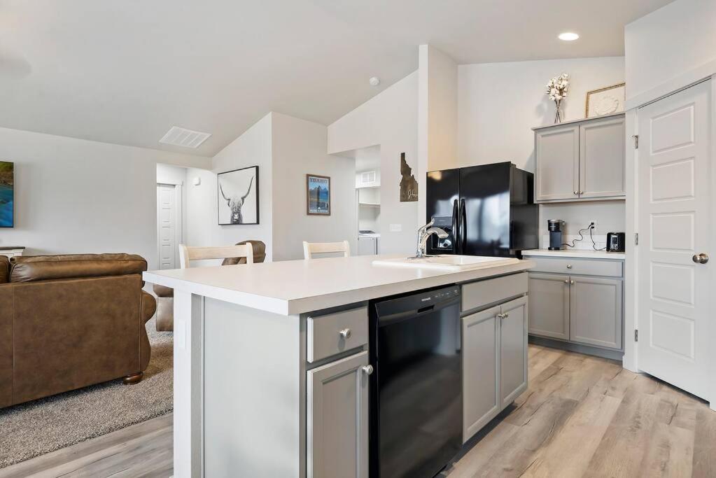 Beautiful Brand New Kuna Home! Exterior photo